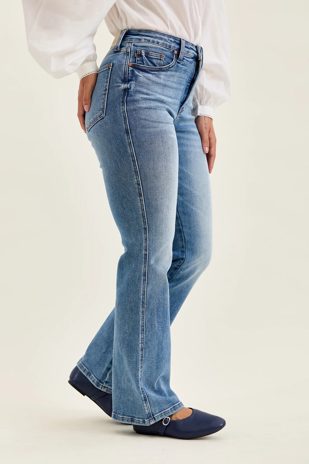 Judy Blue DAISY Bootcut -Short 30"