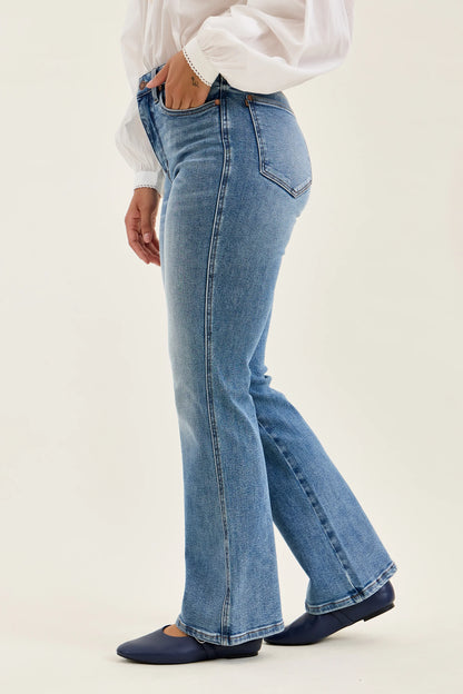 Judy Blue DAISY Bootcut -Short 30"