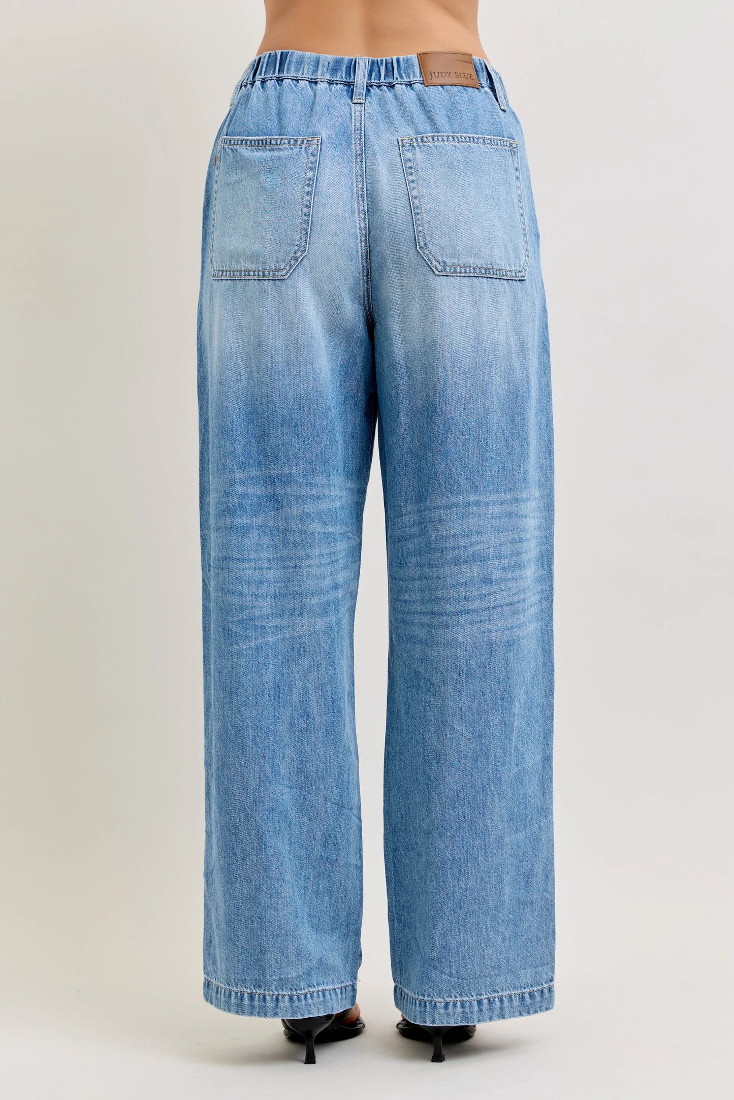 Judy Blue Featherweight Baggy