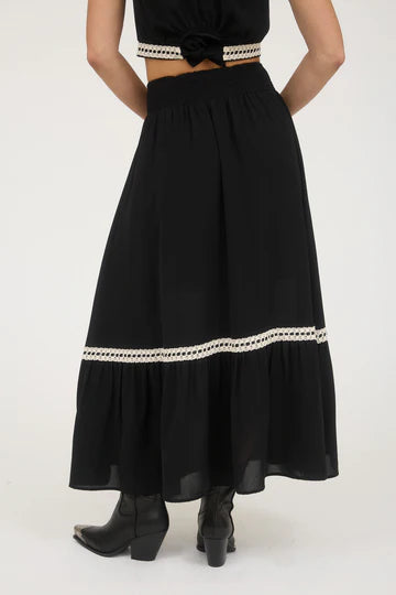 CONTRAST LACE TRIM SMOCKED WAIST MIDI SKIRT