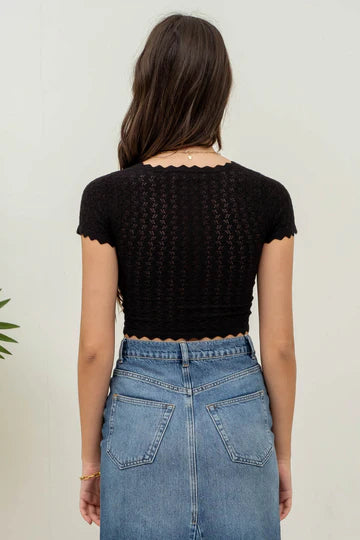 EYELET SCALLOP CROP
