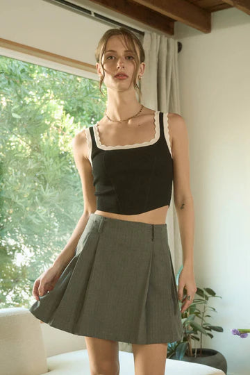 SCALLOP TRIM SWEATER CROP